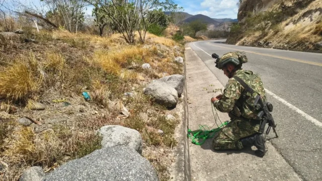 Cierre Vía Panamericana — Cierre Vía Panamericana: Área minada interrumpe paso en Cauca y Nariño
