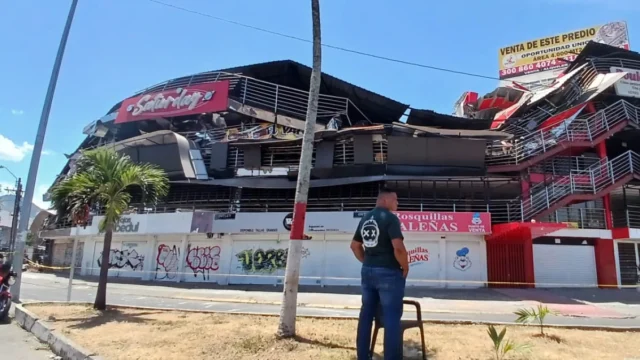 Colapso Hotel La Luna — Colapso Hotel La Luna: símbolo caleño doblegado por el terremoto de magnitud 7,4