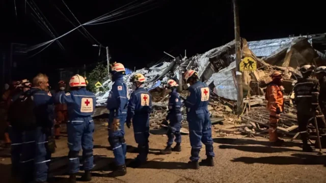 rescate sismo Chocó — Rescate sismo Chocó: Hallan familia viva tras potente terremoto