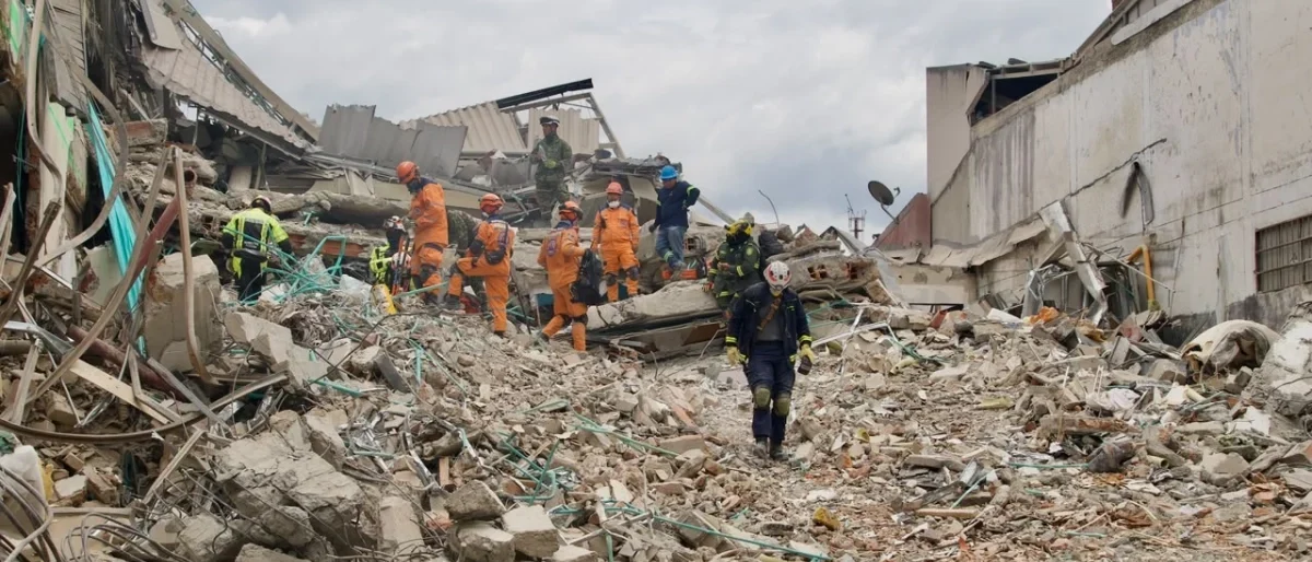 reconstrucción post-terremoto — Reconstrucción post-terremoto: Los desafíos integrales de Colombia tras el peor
