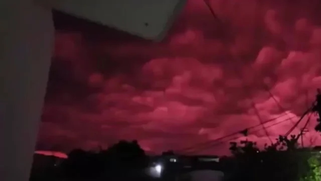 explicación cielo rojo — Explicación Cielo Rojo: La Ciencia Despeja Mitos Tras Temblor en Colombia