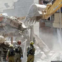solidaridad empresarial terremoto — Solidaridad empresarial terremoto: Inversión clave para la reconstrucción en Val