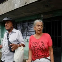 viviendas Buenaventura terremoto — Familias en Buenaventura continúan en riesgo tras terremoto: la vulnerabilidad d
