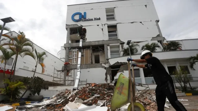 reconstrucción tras terremoto — Reconstrucción tras terremoto: Colombia inicia fase crucial post-sismo en region