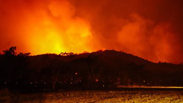 suspensión quemas controladas — La suspensión quemas controladas busca contener incendios forestales en Colombia