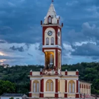 demolición torre Bugalagrande — Demolición Torre Bugalagrande: adiós a un ícono por sismo y el reto del patrimon