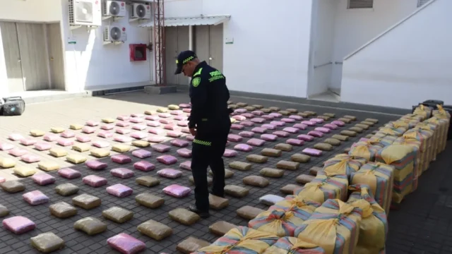 incautación marihuana Candelaria — Incautan cuatro toneladas de marihuana en bus incendiado en Candelaria