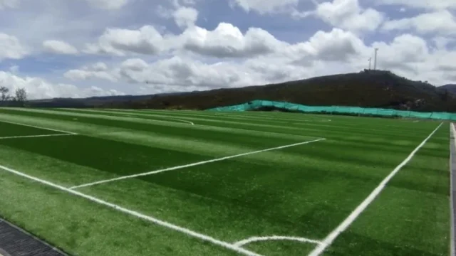 cancha Sumapaz Bogotá — Sumapaz estrena cancha de fútbol profesional: Un impulso al deporte rural y de a