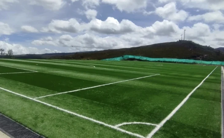 cancha Sumapaz Bogotá — Sumapaz estrena cancha de fútbol profesional: Un impulso al deporte rural y de a