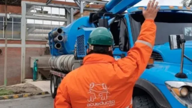 cortes de agua Bogotá — Cortes de Agua Programados en Bogotá y Soacha: Obras Cruciales el 25 de Agosto d