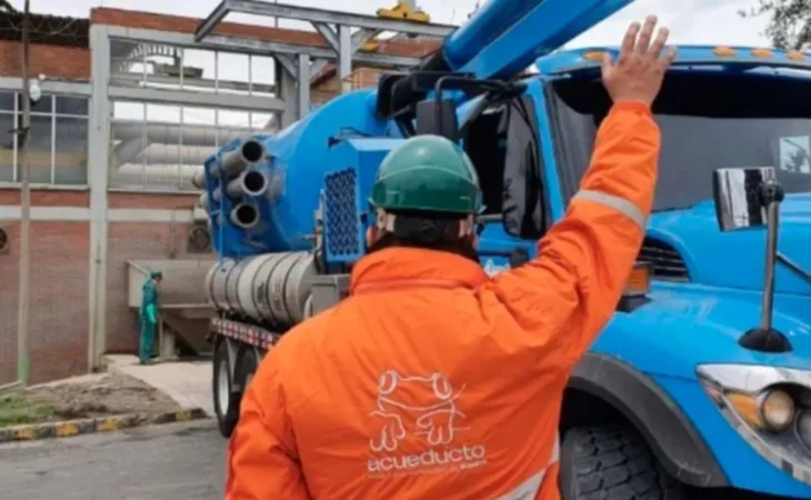 cortes de agua Bogotá — Cortes de Agua Programados en Bogotá y Soacha: Obras Cruciales el 25 de Agosto d