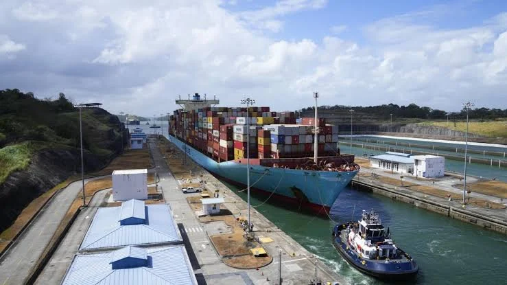 Tránsito Canal Panamá — Restricciones al Tránsito Canal Panamá por El Niño: ¿Qué Implica para Colombia?