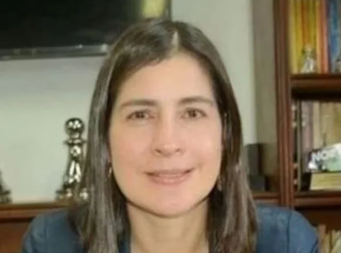 Carolina Soto Cámara Infraestructura — Carolina Soto Cámara Infraestructura: Declina presidencia por oposición del Gobi
