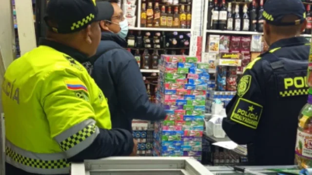 incautación mercancía ilegal Bogotá — DIAN Incauta $1.400 Millones en Mercancía Ilegal en el Centro de Bogotá