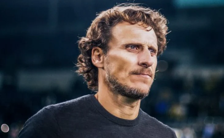 Diego Forlán Uruguay DT — Diego Forlán Asume como DT de Uruguay tras Salida de Bielsa