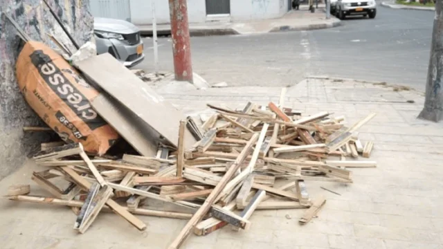 multa por botar escombros — Multa por botar escombros en Bogotá: casi un millón de pesos y alternativas para