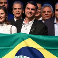 Flavio Bolsonaro vicepresidente — Flavio Bolsonaro designa a Alfredo Gaspar como candidato a la vicepresidencia