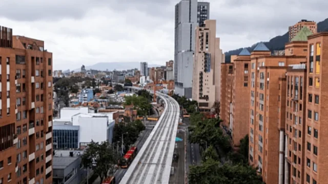 accidente Metro Bogotá — Accidente en obras del Metro de Bogotá cobra vida de soldador y exige máxima seg