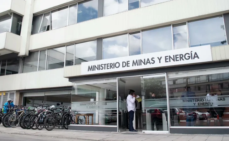 revisión contratos Minenergía — Revisión contratos Minenergía: Auditoría suspende millonarios procesos y busca e
