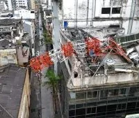 Desmonte torre Tigo Pereira — Desmonte Urgente de Torre Tigo en Pereira por Daños Sísmicos