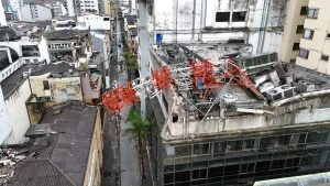 Desmonte torre Tigo Pereira — Desmonte Urgente de Torre Tigo en Pereira por Daños Sísmicos
