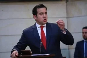 Estatuto Antiterrorista Colombia — Gobierno prepara Estatuto Antiterrorista Colombia para clasificar grupos crimina