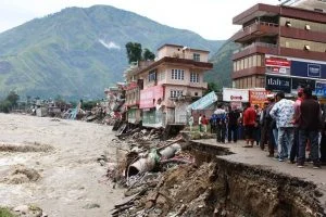 Inundaciones Nepal Himalaya — Inundaciones Nepal Himalaya: Avalancha causa tragedia con lecciones globales par