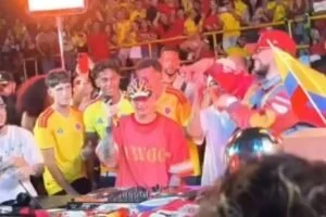 Lamine Yamal Medellín — Lamine Yamal Medellín: Futbolista del Barcelona visitó la Comuna 13