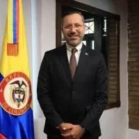 Disculpa Ministro Vivienda — Disculpa Ministro Vivienda: Jaime Beltrán bajo escrutinio por viaje en emergenci