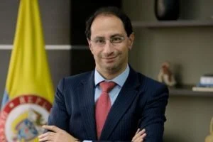 revisión gobierno Petro — Revisión gobierno Petro es solo la "punta del iceberg", advierte la Vicepresiden