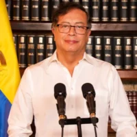 Autorización salida Petro — Senado aprueba Autorización Salida Petro del país por un año