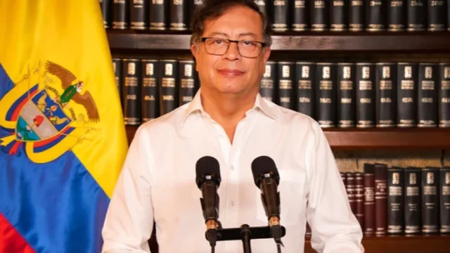 Autorización salida Petro — Senado aprueba Autorización Salida Petro del país por un año