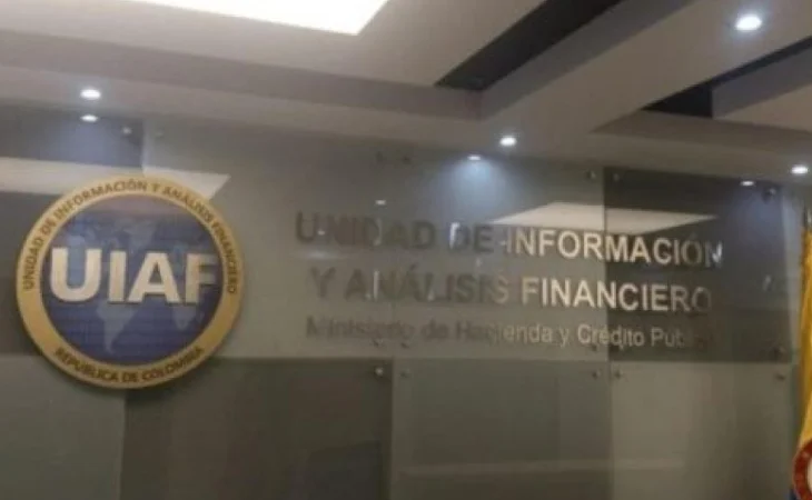 Cambio dirección UIAF — Gobierno Nacional Confirma Cambio dirección UIAF Tras Controversias