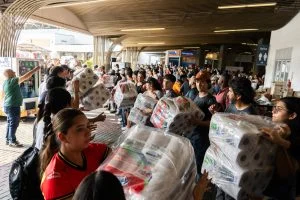Coordinación ayudas humanitarias Pereira — Pereira: La Sociedad de Mejoras Lidera Coordinación de Ayudas Humanitarias Tras