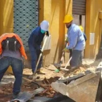 recuperación centro Pereira — Obreros y palas: Así avanza la recuperación centro Pereira tras el terremoto