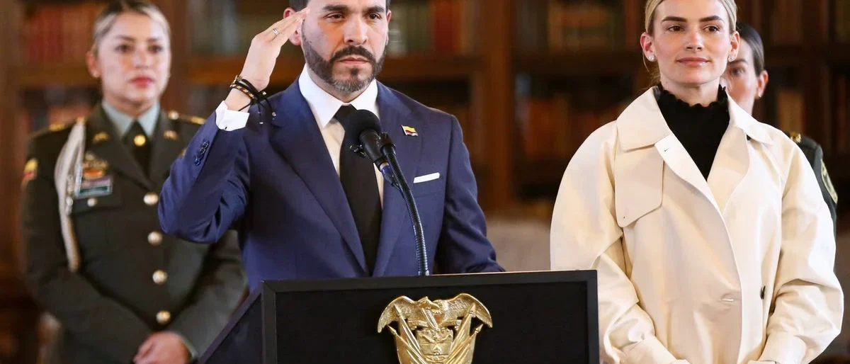 cambios cúpula Policía — Cambios Cúpula Policía: Abelardo de la Espriella Renueva Liderazgo con Mayor Gen