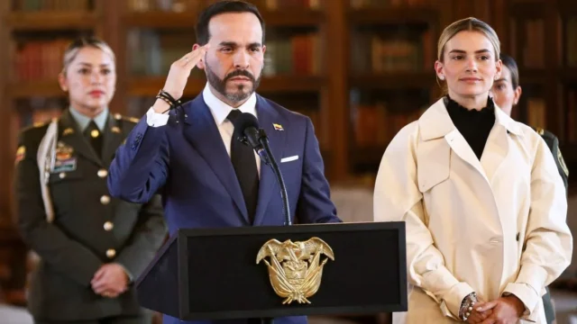 cambios cúpula Policía — Cambios Cúpula Policía: Abelardo de la Espriella Renueva Liderazgo con Mayor Gen
