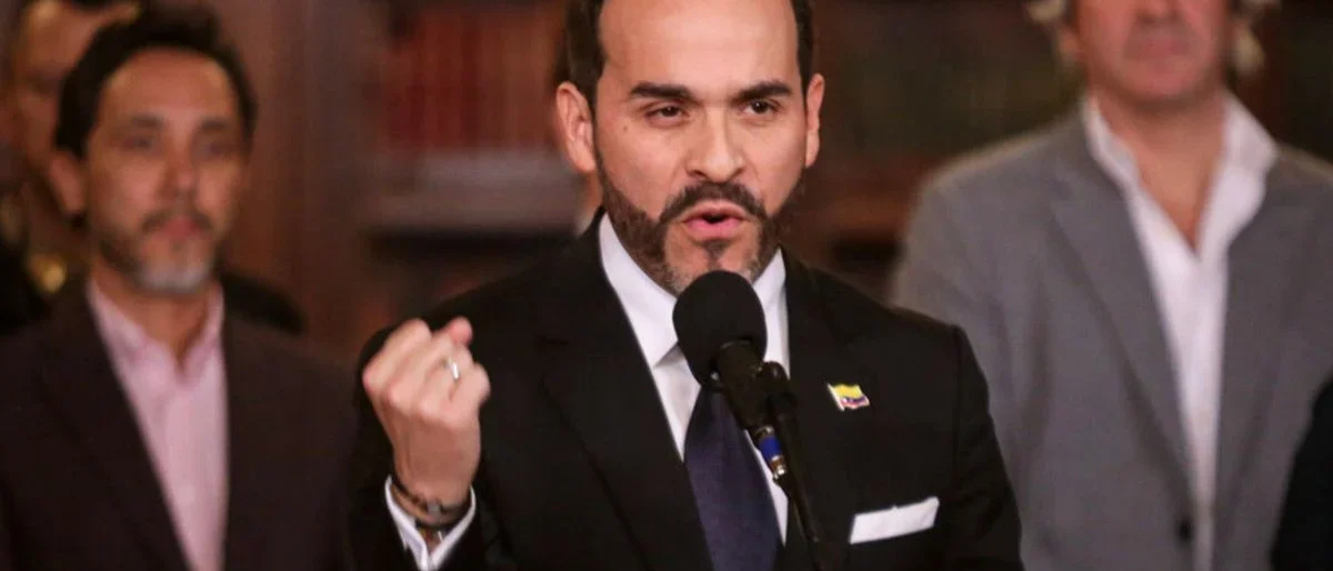 embajadores insubsistentes META_ — Impacto en la Política Exterior: Gobierno Declara Insubsistentes a Cinco Embajad