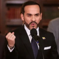 embajadores insubsistentes META_ — Impacto en la Política Exterior: Gobierno Declara Insubsistentes a Cinco Embajad