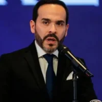 Abelardo tasas reconstrucción — Abelardo de la Espriella pide al sector financiero bajar tasas para reconstrucci