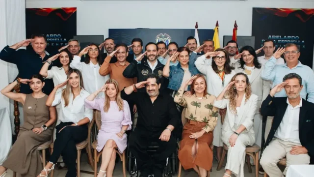 Advertencias a funcionarios — Advertencias a Funcionarios: Presidente De la Espriella Demanda Transparencia y