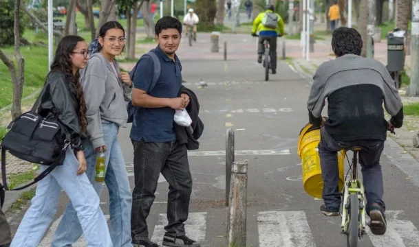acceso educación superior — Contraloría Revela Persistencia de Brechas en Acceso Educación Superior en Colom
