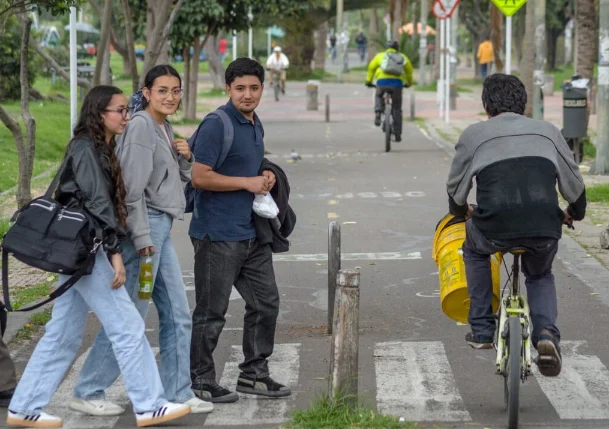 acceso educación superior — Contraloría Revela Persistencia de Brechas en Acceso Educación Superior en Colom