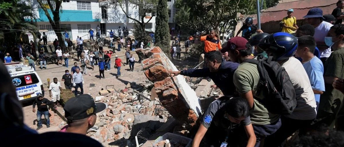 donación congresistas terremoto — Congresistas proponen donación de salario y centro de acopio por terremoto en Co