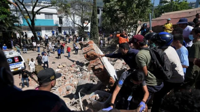 donación congresistas terremoto — Congresistas proponen donación de salario y centro de acopio por terremoto en Co
