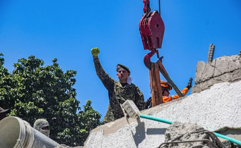 consecuencias terremoto Colombia — Terremoto en Colombia: Balance Oficial Revela Cientos de Fallecidos y Miles de A