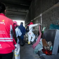 desmonte cambuches Bogotá — Desmonte de Cambuches en Calle 26: Bogotá Recupera Espacio Público y Aborda Habi