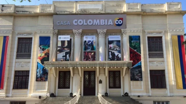 Casas Colombia Cancillería — Investigación sobre las Casas Colombia Cancillería revela millonarias irregulari