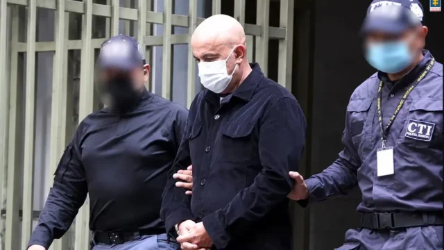 coronel Ejército investigado — Coronel del Ejército Investigado: Graves Acusaciones por Vínculos con Grupos Arm