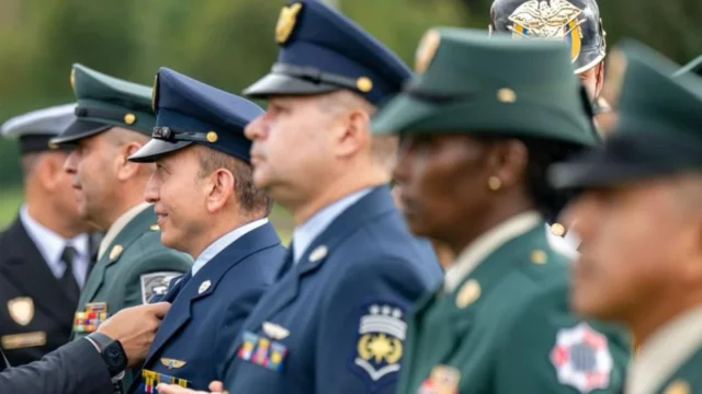 Voto militar Colombia — Voto militar Colombia: Radican proyecto para el sufragio de la Fuerza Pública